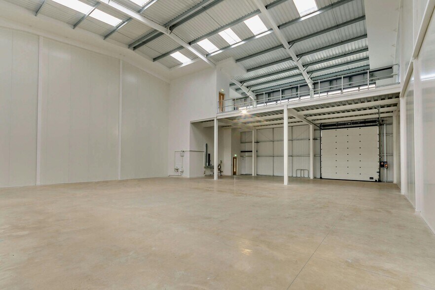 41 College Rd, Aylesbury en alquiler - Foto del edificio - Imagen 2 de 5