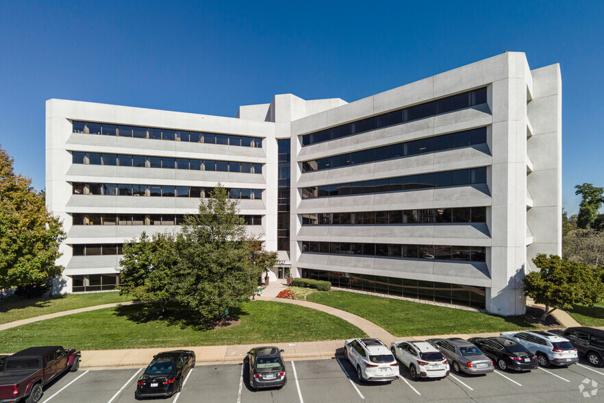 7927 Jones Branch Dr, McLean, VA en alquiler - Foto del edificio - Imagen 1 de 23