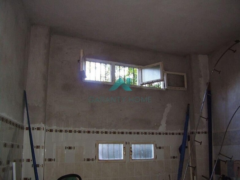 Local en Laredo, Cantabria en venta - Foto del interior - Imagen 2 de 5