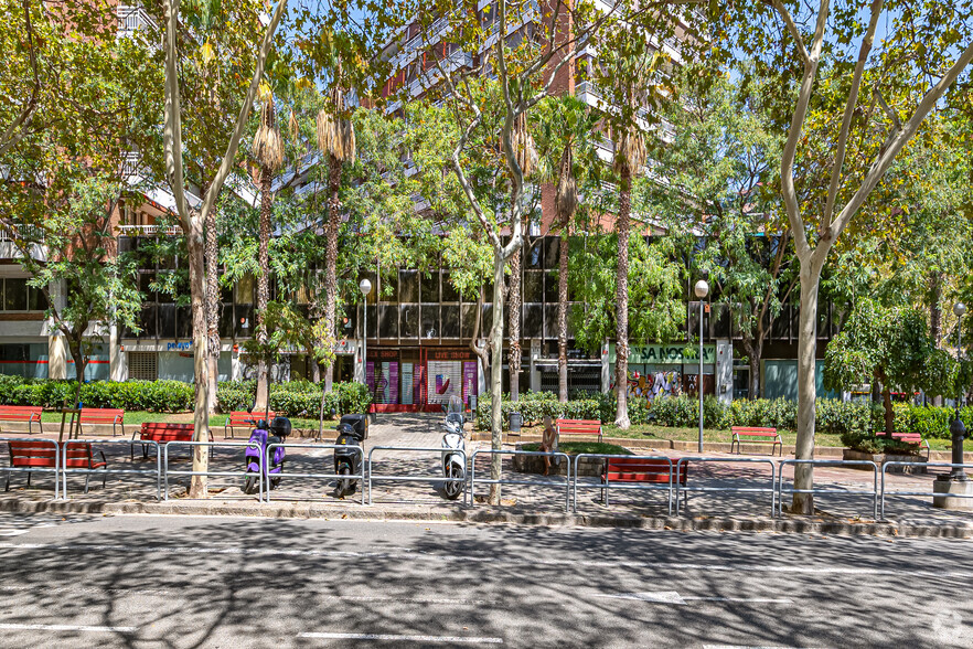 Oficinas en Barcelona, BAR en alquiler - Foto del edificio - Imagen 3 de 5