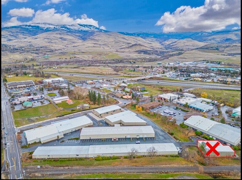 698 Tolman Creek Rd, Ashland, OR en alquiler - Vista aérea - Imagen 1 de 19