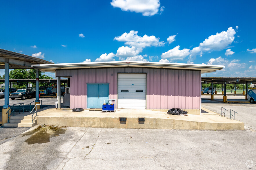 1155 Brussels St, San Antonio, TX en alquiler - Foto del edificio - Imagen 2 de 8