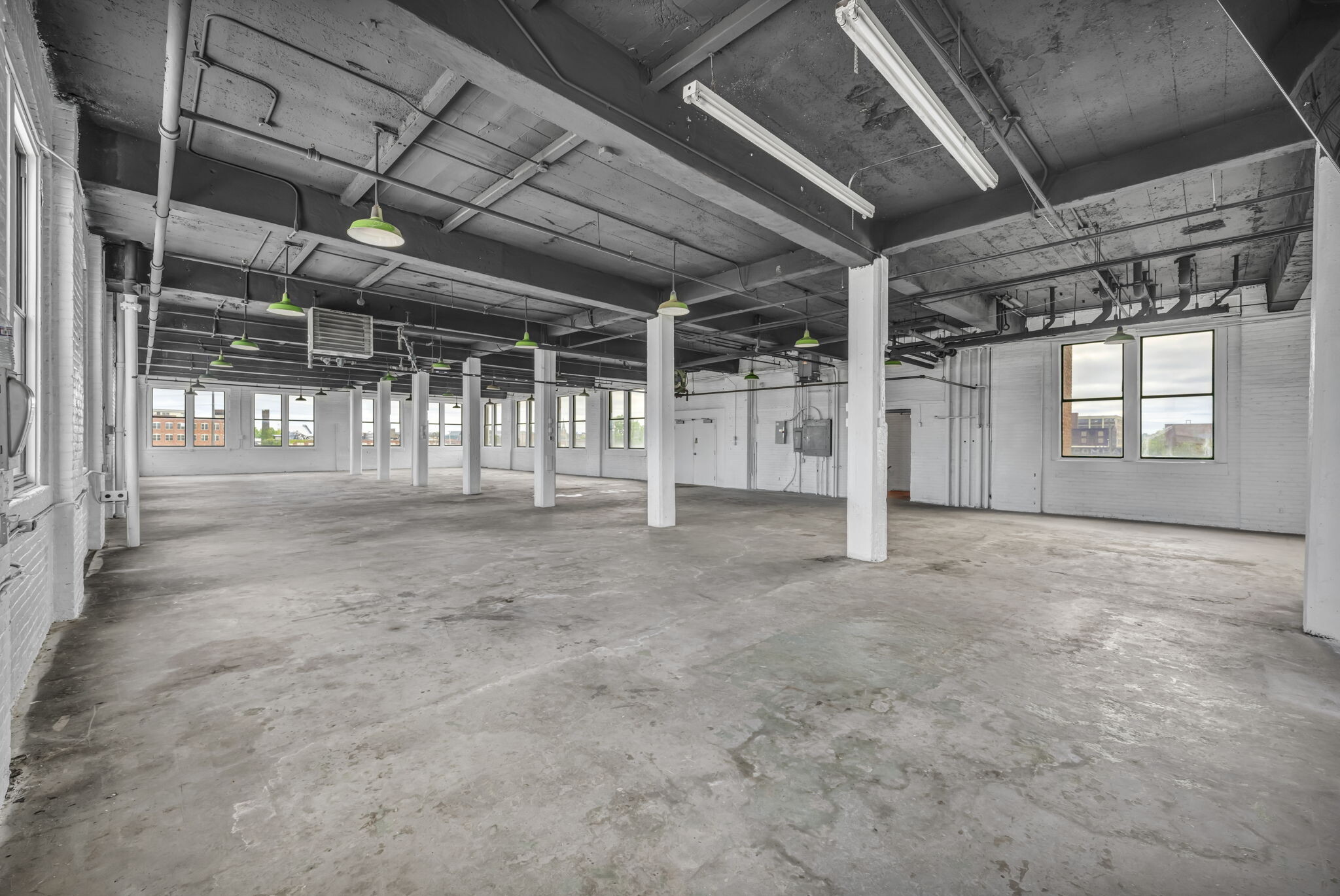 3300-3694 Lakeside Ave E, Cleveland, OH en alquiler Foto del interior- Imagen 1 de 19