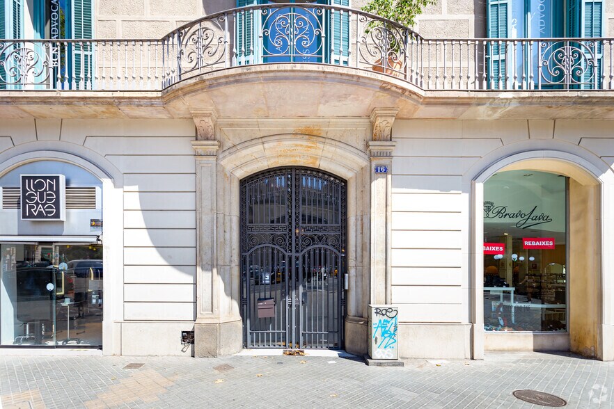 Oficina en Barcelona, Barcelona en alquiler - Foto del edificio - Imagen 2 de 2