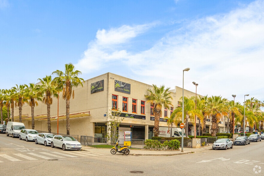 Nave en Badalona, Barcelona en venta - Foto principal - Imagen 1 de 2