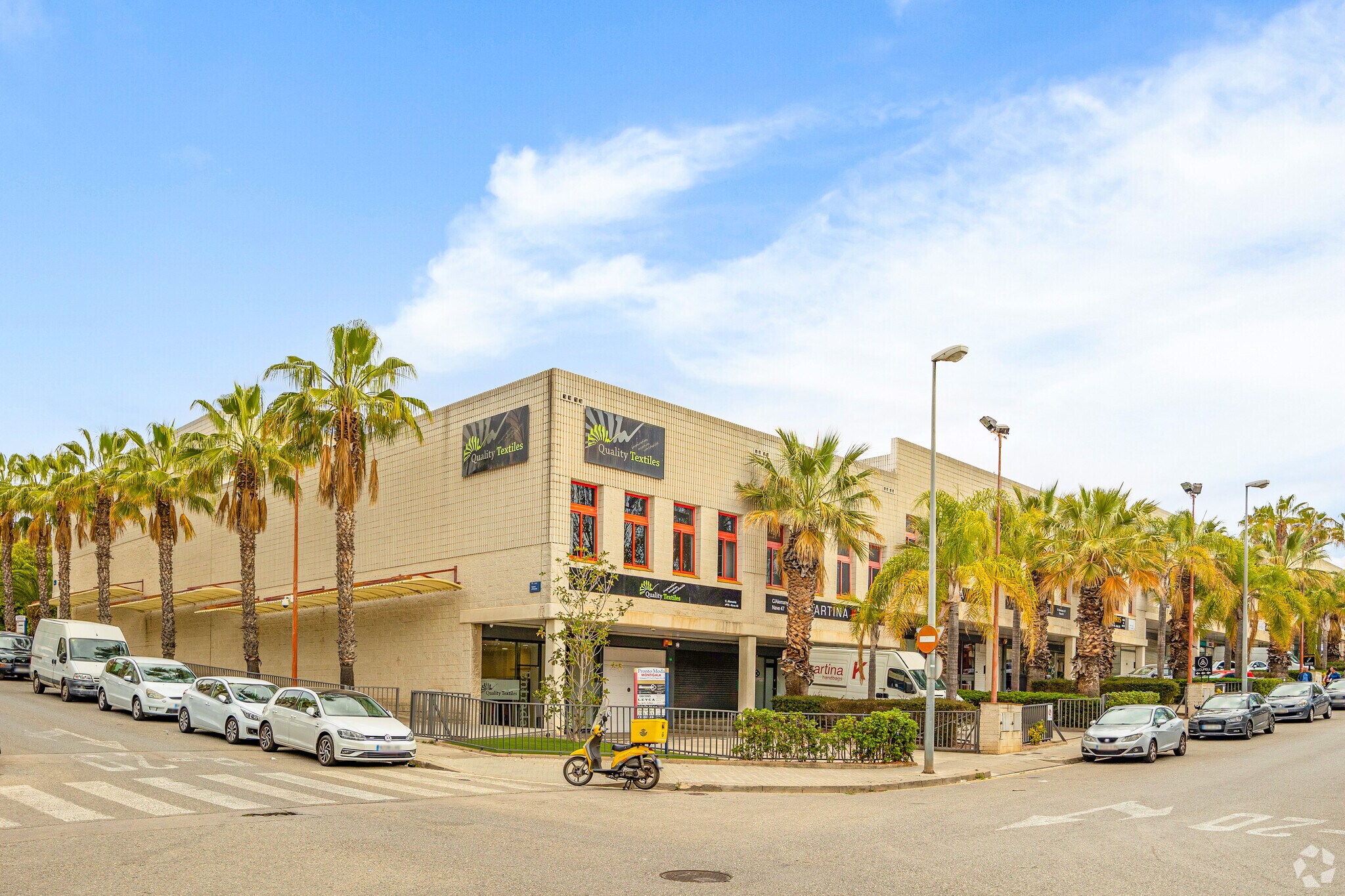 Nave en Badalona, Barcelona en venta Foto principal- Imagen 1 de 3