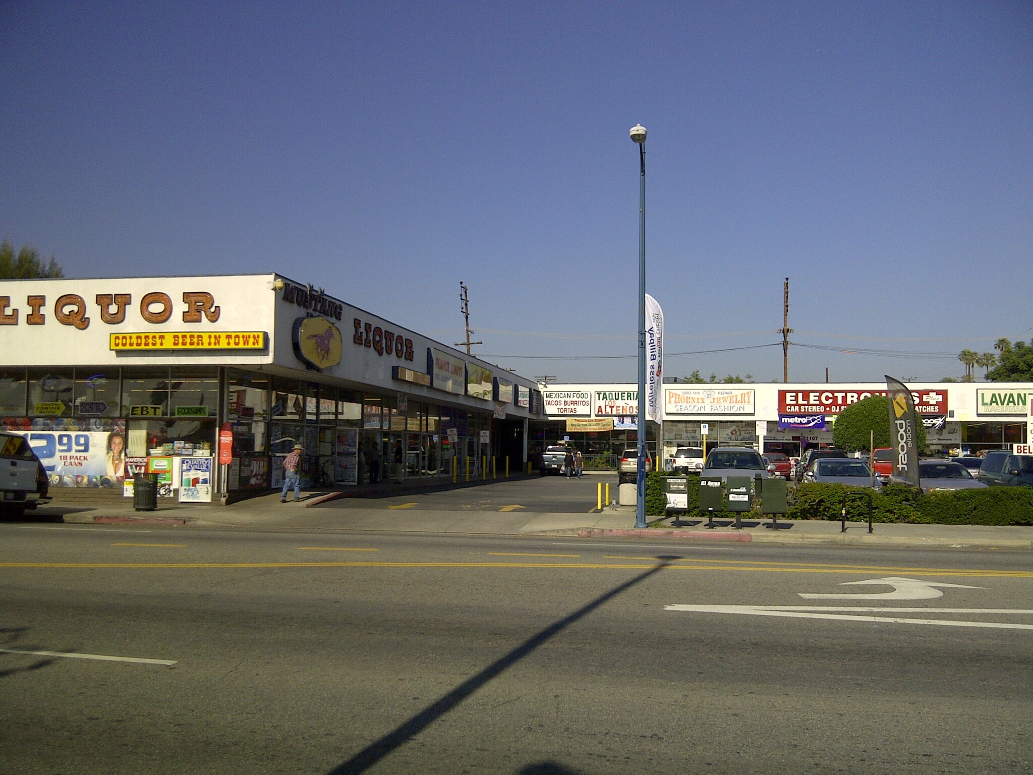 21101-21121 Sherman Way, Canoga Park, CA en alquiler Foto del edificio- Imagen 1 de 7