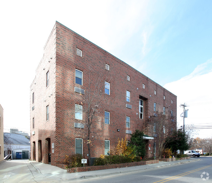 115 N Merritt Mill Rd, Chapel Hill, NC en alquiler - Foto del edificio - Imagen 1 de 4