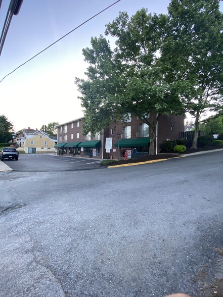 401-407 Freeport Rd, Blawnox, PA en alquiler - Foto del edificio - Imagen 2 de 5