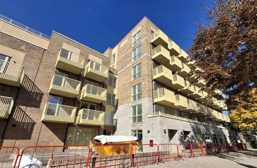 Local en 50-52 London Rd, Brentford en alquiler - Foto del edificio - Imagen 2 de 4