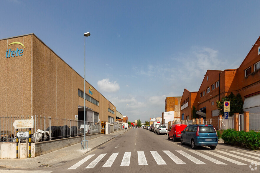 Carrer de la Mare de Déu de Montserrat, 3, Sant Joan Despí, Barcelona en alquiler - Foto del edificio - Imagen 3 de 5