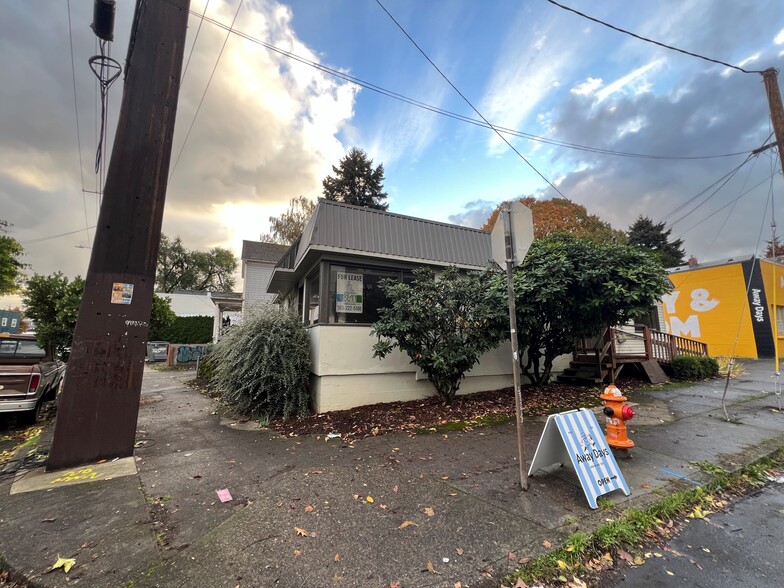 4305-4307 SE Milwaukie Ave, Portland, OR en alquiler - Foto del edificio - Imagen 3 de 7