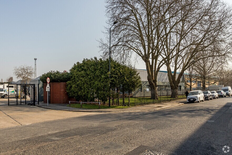 Waxlow Rd, London en alquiler - Foto del edificio - Imagen 3 de 5