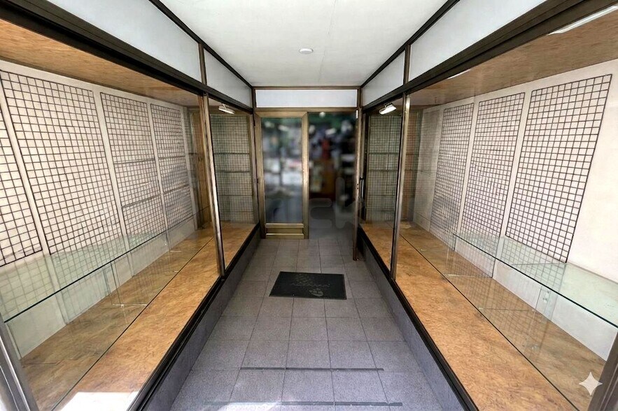 Edificio residencial en Barcelona, Barcelona en venta - Foto del edificio - Imagen 1 de 3