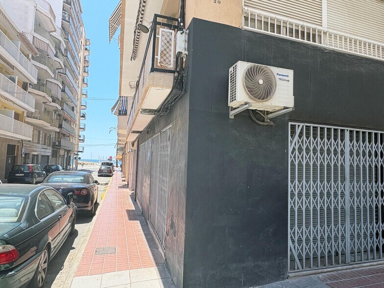 Edificio residencial en Santa Pola, Alicante en venta - Foto del edificio - Imagen 2 de 5