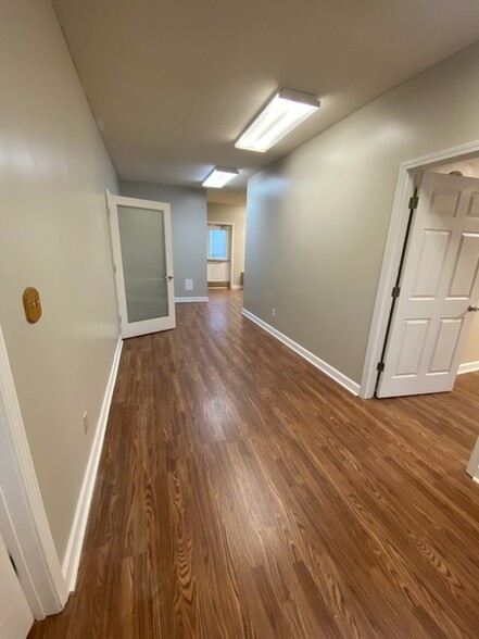 2106 Plantside Dr, Louisville, KY en alquiler - Foto del interior - Imagen 2 de 12