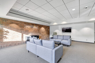 700 Pilgrim Way, Green Bay, WI en alquiler Foto del interior- Imagen 2 de 15