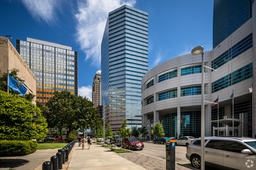 210 Park Ave, Oklahoma City, OK en alquiler - Foto del edificio - Imagen 3 de 10