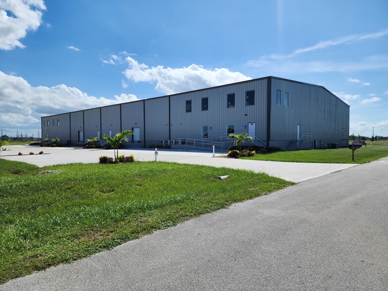 512 Commerce Ct, Clewiston, FL en alquiler - Foto del edificio - Imagen 1 de 11