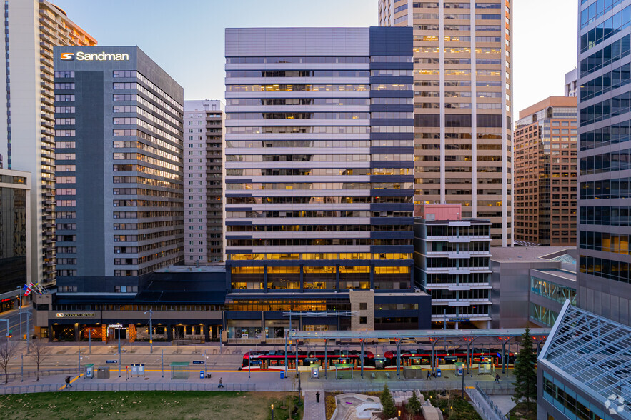 840 7th Ave SW, Calgary, AB en alquiler - Foto del edificio - Imagen 1 de 5