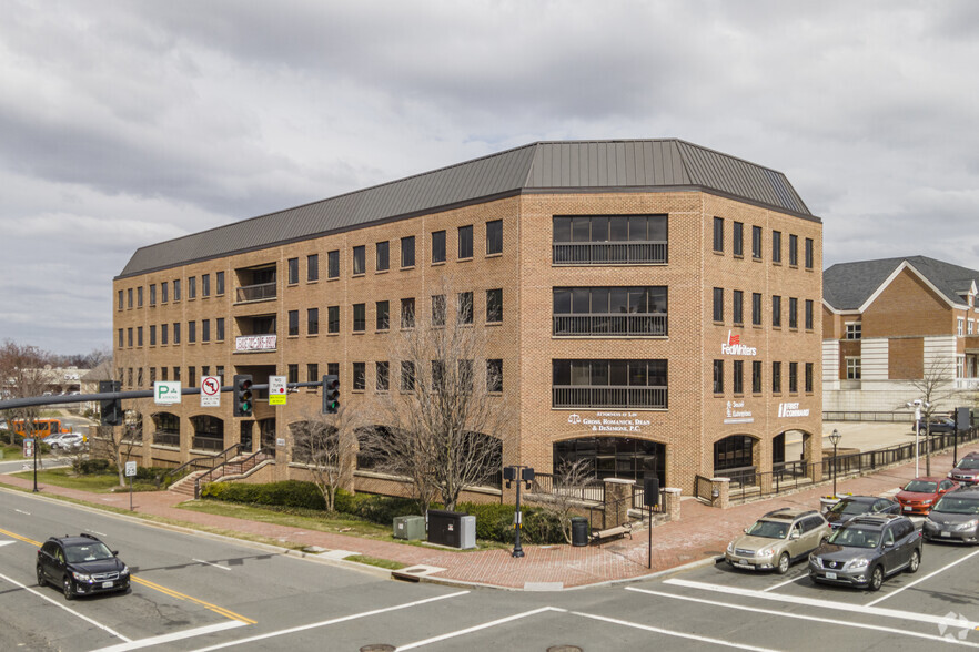 3975 University Dr, Fairfax, VA en alquiler - Foto del edificio - Imagen 1 de 12