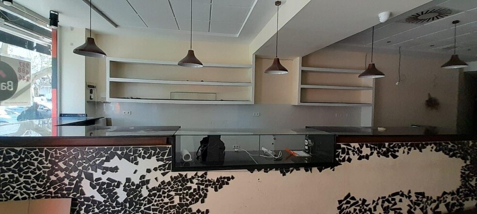 Local en Córdoba, Córdoba en alquiler - Foto del interior - Imagen 2 de 18