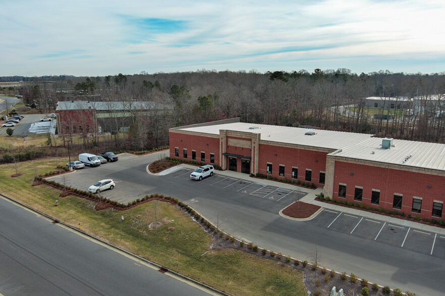 3032 Eaton Ave, Indian Trail, NC en alquiler - Foto del edificio - Imagen 3 de 6