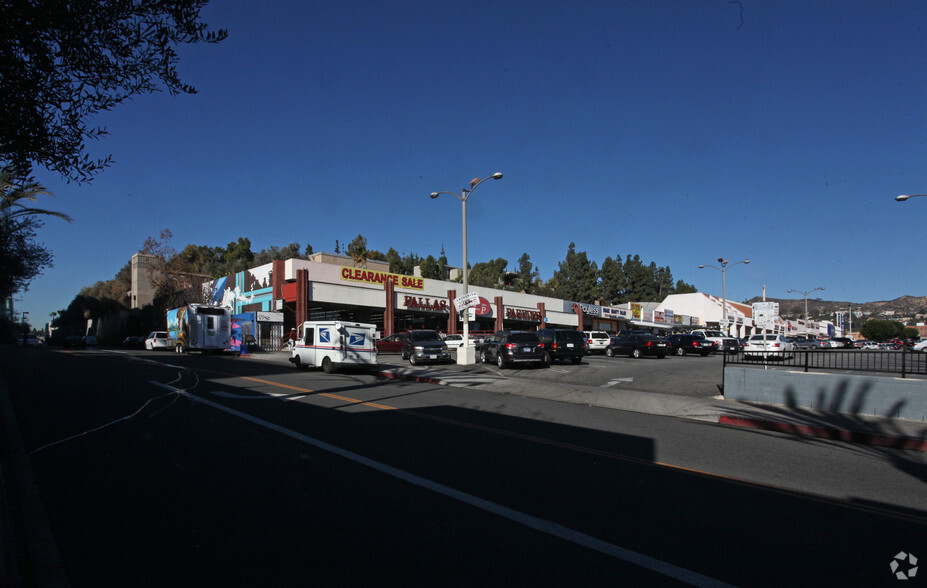 1533-1625 N Vermont Ave, Los Angeles, CA en alquiler - Foto del edificio - Imagen 2 de 8