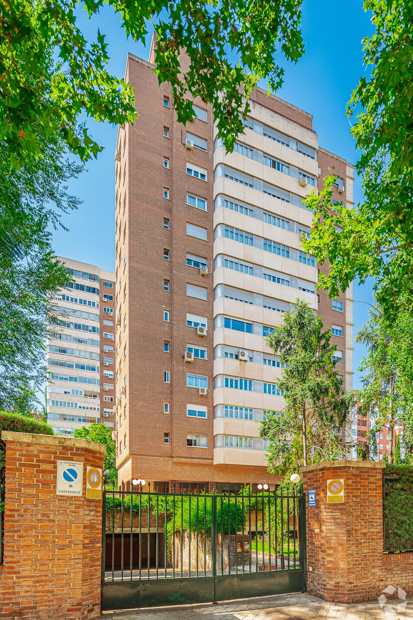 Edificio residencial en Madrid, Madrid en venta Foto principal- Imagen 1 de 3