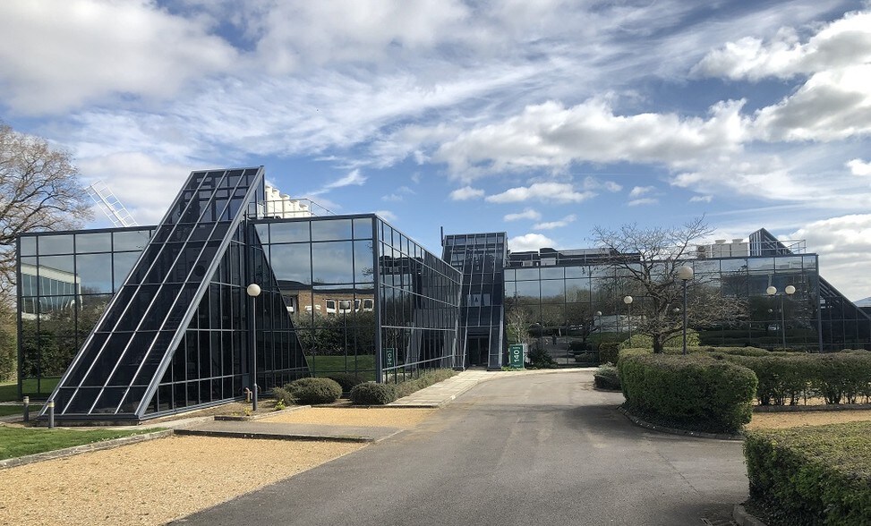 140 Whitehill Way, Swindon en alquiler - Foto del edificio - Imagen 2 de 4