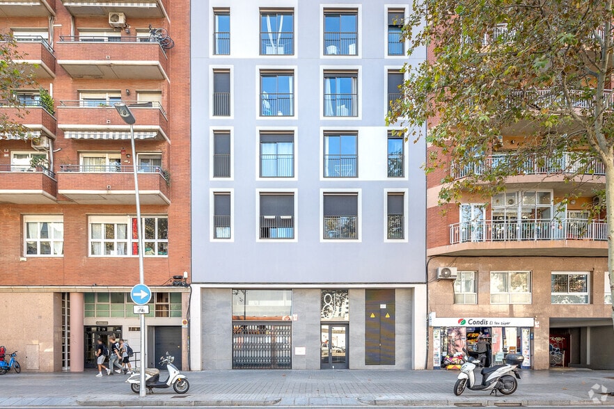 Carrer de Bac de Roda, 81, Barcelona, Barcelona en alquiler - Foto del edificio - Imagen 2 de 3