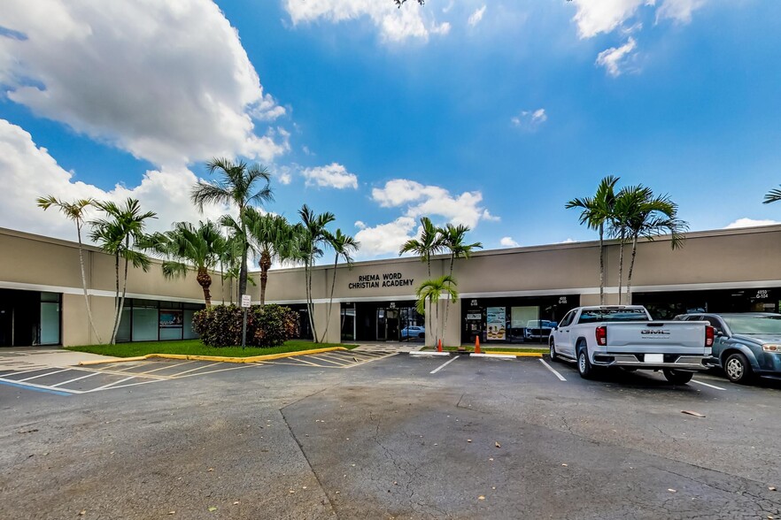 4850 N State Road 7, Fort Lauderdale, FL en alquiler - Foto del edificio - Imagen 1 de 11