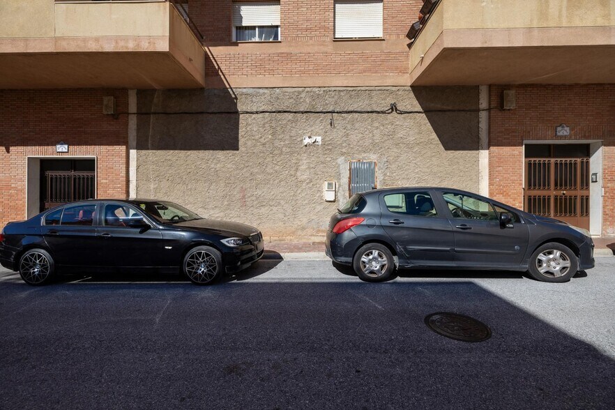 Local en Motril, Granada en venta - Foto del edificio - Imagen 2 de 29