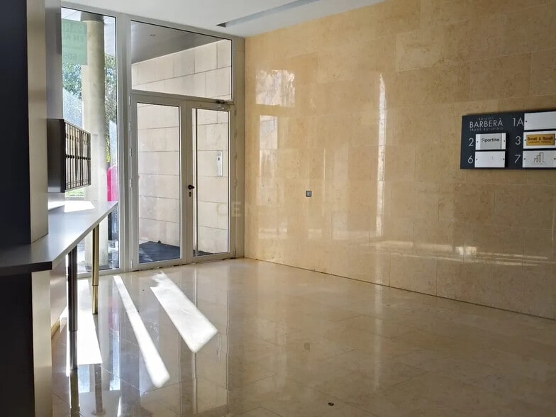 Local en Barberà del Vallès, Barcelona en venta - Foto del interior - Imagen 3 de 3