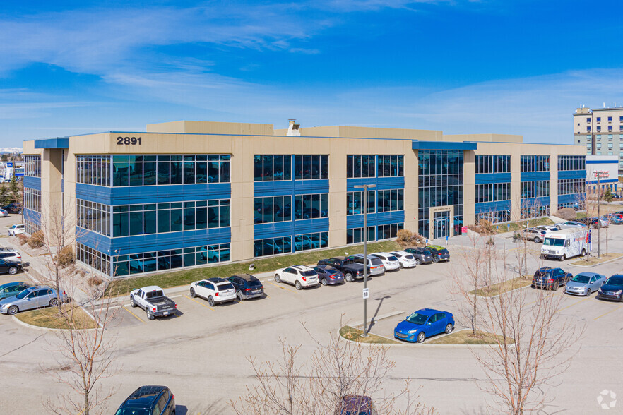 2891 Sunridge Way NE, Calgary, AB en alquiler - Foto del edificio - Imagen 2 de 4