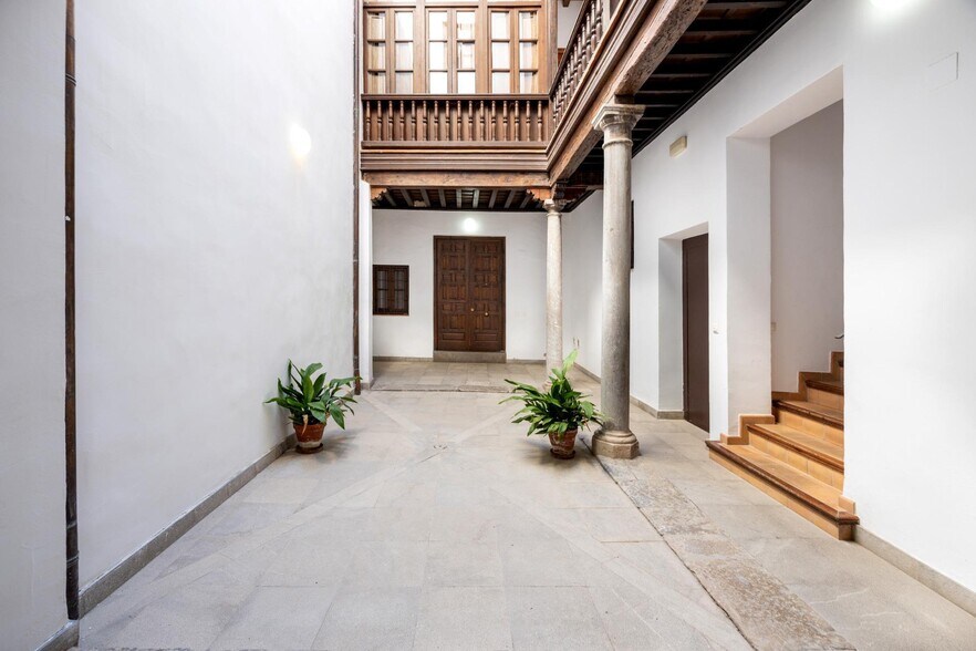 Oficina en Granada, Granada en venta - Foto del edificio - Imagen 2 de 17