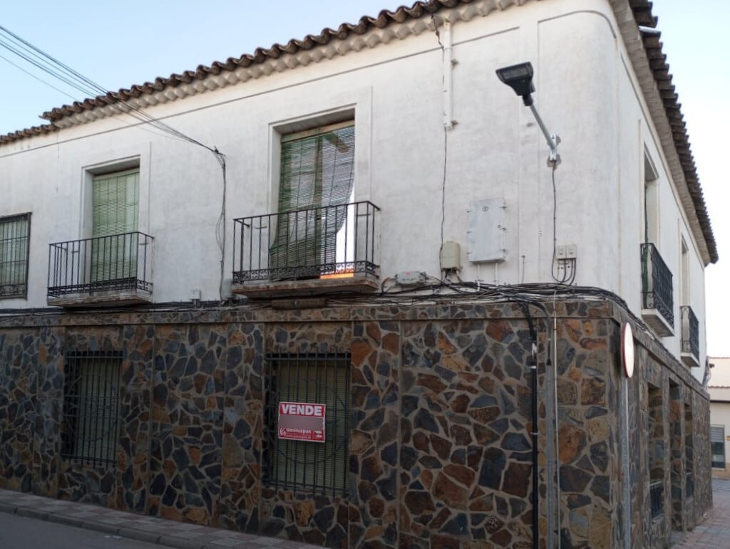 Edificio residencial en La Villa de Don Fadrique, Toledo en venta Foto del edificio- Imagen 1 de 6
