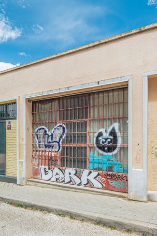 Más detalles de Calle de Aguilafuente, Madrid - Nave en alquiler