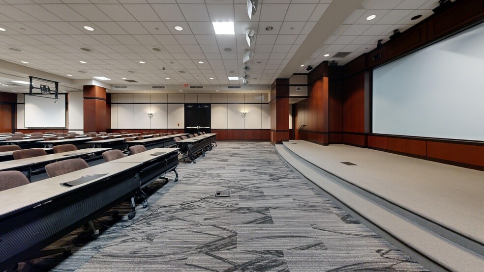 Dual Class A Offices w/ Strong Upside cartera de 2 inmuebles en venta en LoopNet.es - Matterport 3D Scan - Imagen 2 de 46