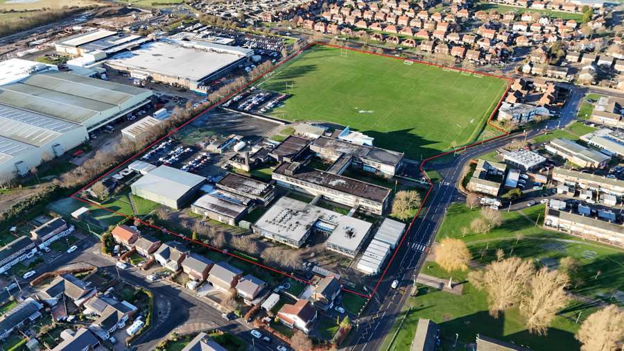 Astley Community High School Av, Whitley Bay en venta - Foto del edificio - Imagen 3 de 4