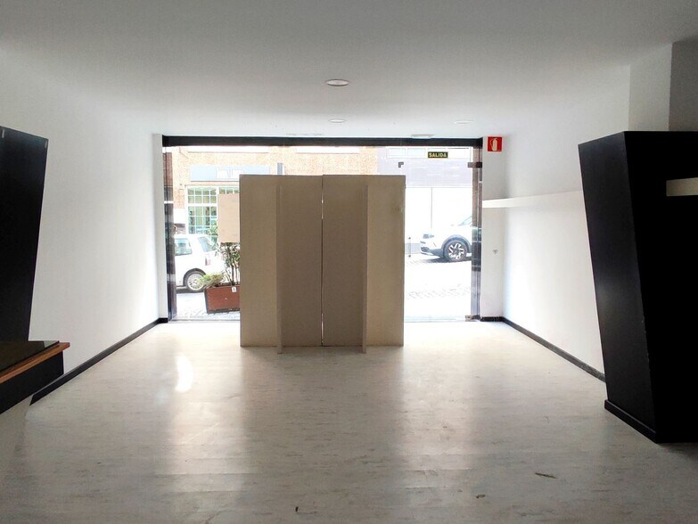 Local en Culleredo, La Coruna en venta - Foto del interior - Imagen 2 de 11