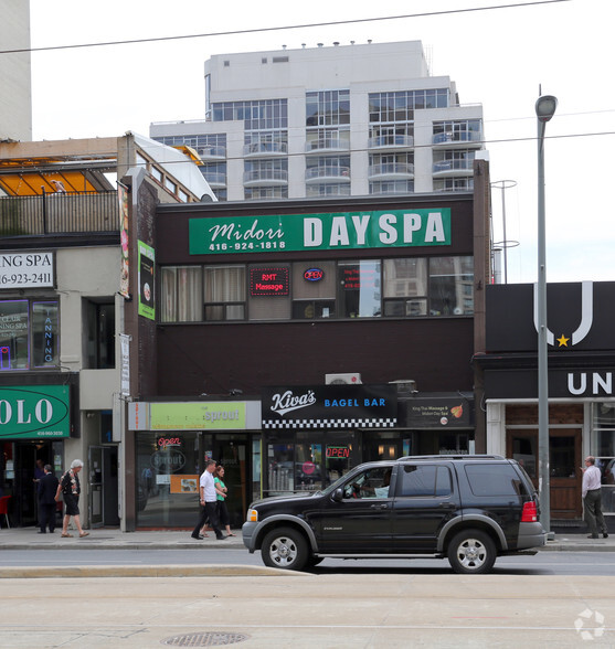 15 St Clair Ave, Toronto, ON en alquiler - Foto del edificio - Imagen 2 de 2