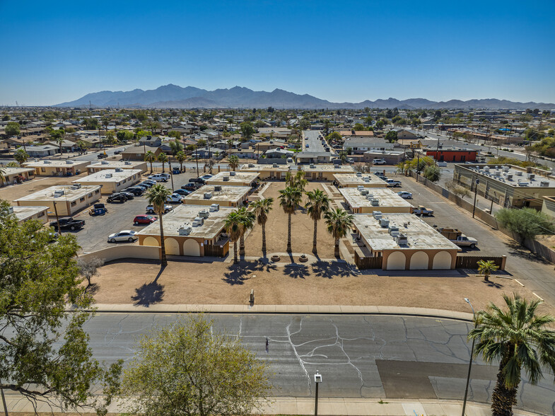 109 E Brinker Dr, Avondale, AZ en venta - Foto del edificio - Imagen 2 de 19