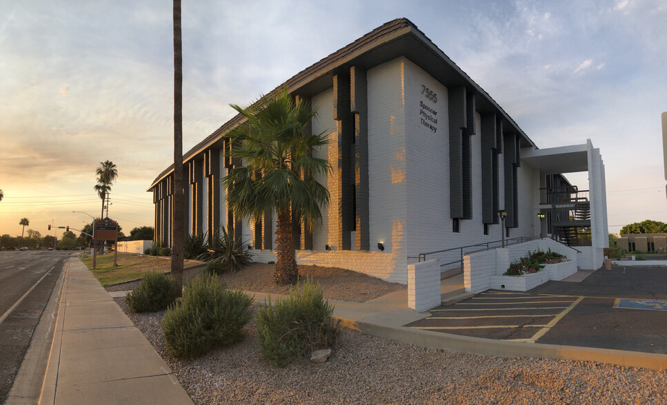 7555 E Osborn Rd, Scottsdale, AZ en alquiler - Foto del edificio - Imagen 3 de 10