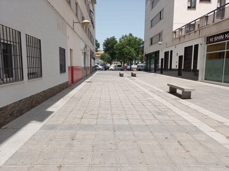 Local en Córdoba en venta - Foto del edificio - Imagen 2 de 3