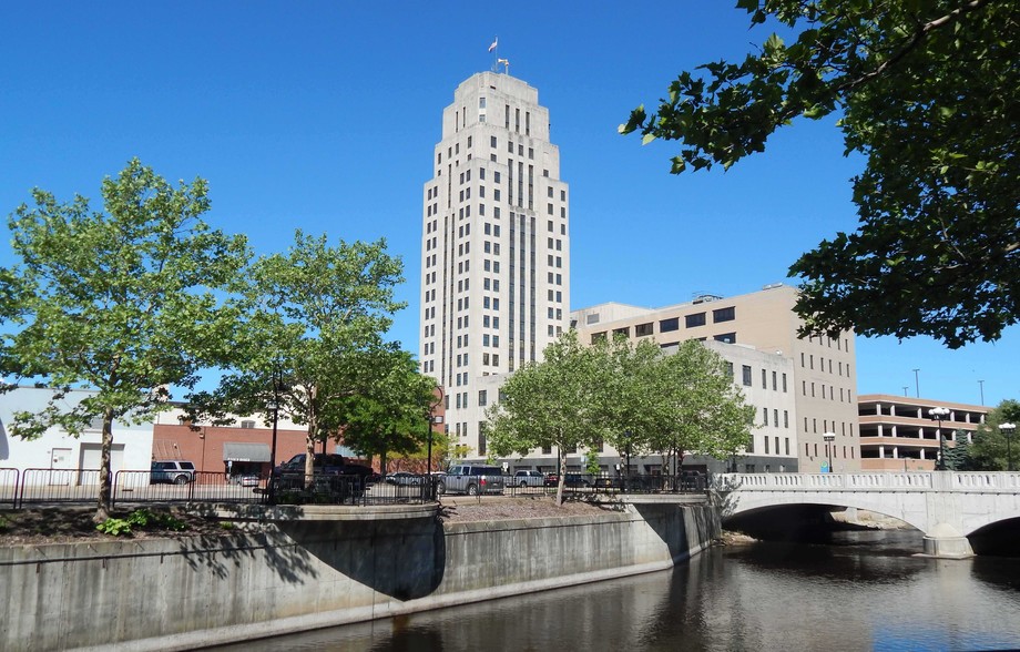 70 Michigan Ave W, Battle Creek, MI en alquiler - Foto del edificio - Imagen 2 de 5