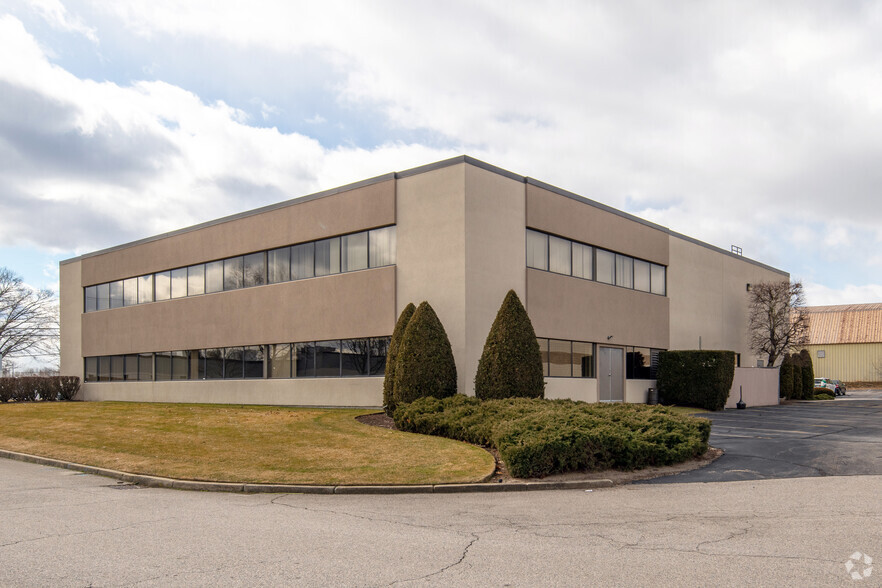 75 Commerce Dr, Warwick, RI en alquiler - Foto del edificio - Imagen 3 de 7