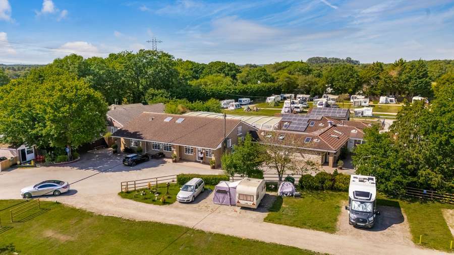 Ringwood Rd, Ringwood en venta - Foto del edificio - Imagen 3 de 8