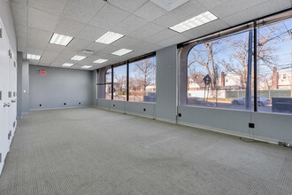 1975 Linden Blvd, Elmont, NY en alquiler Foto del interior- Imagen 1 de 2