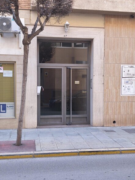 Local en El Ejido, Almería en alquiler - Foto principal - Imagen 2 de 3